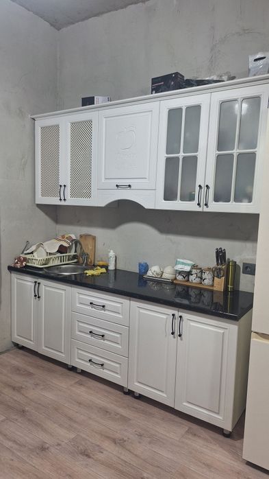 Кухонный гарнитур в отличном состояний
