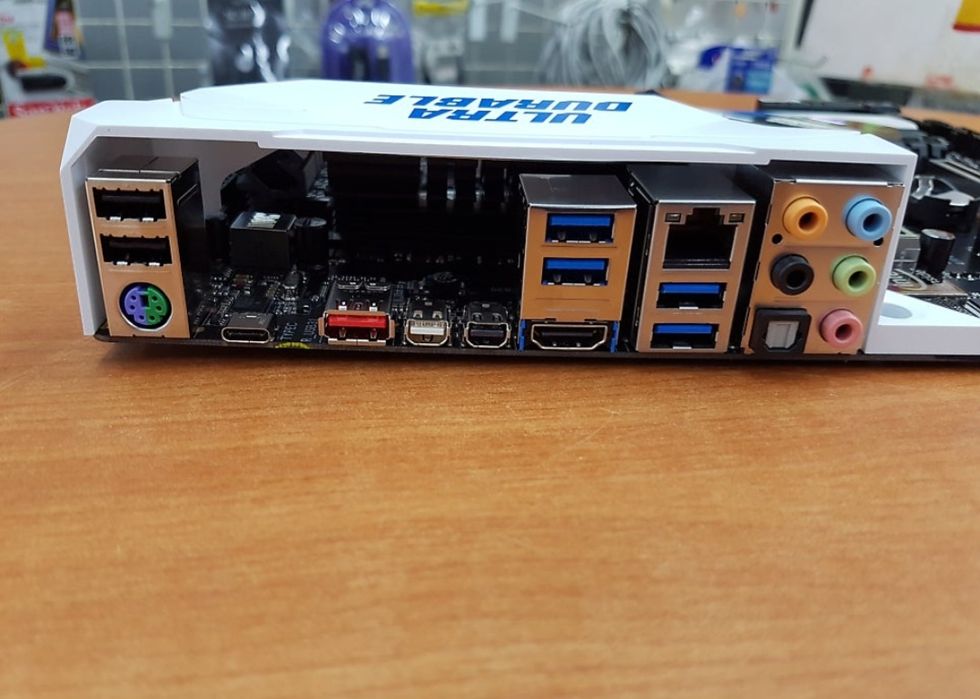 Gigabyte  GA-Z170X-UD3 Ultra DDR4 состояния  идеялно