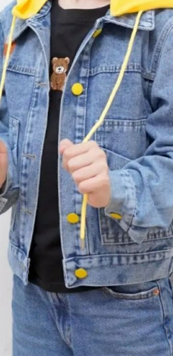 Продам куртку и безрукавку ,костюм для девочки