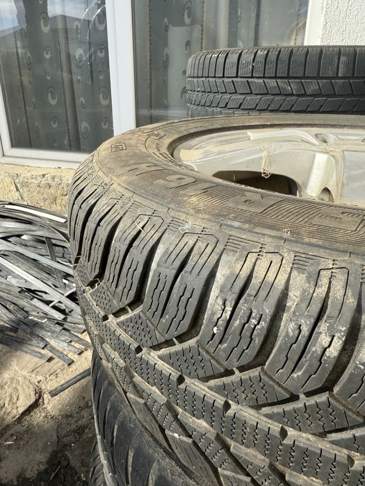 215 65 R16 subaru forester jante