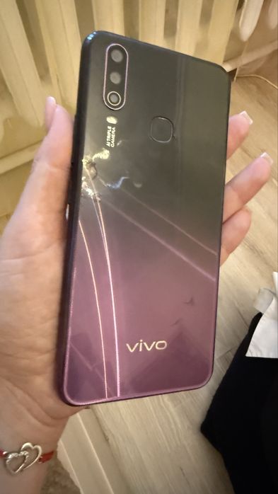 Телефон фирмы Vivo