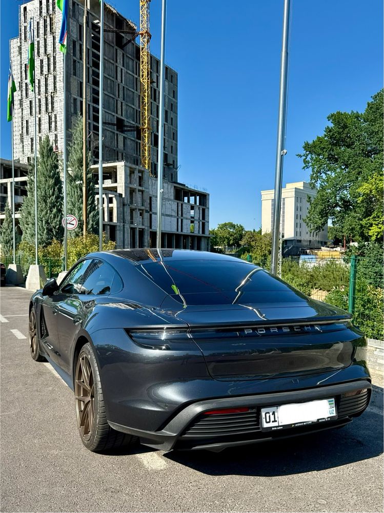Продам свой Porsche Taycan — Идеальное состояние