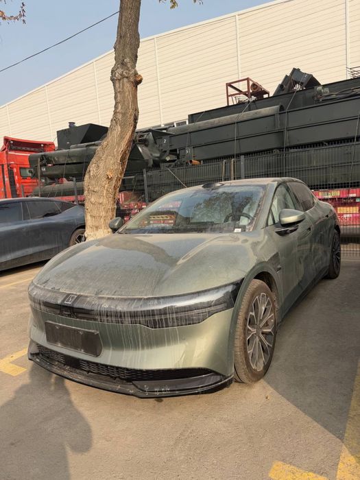 Electromobil Zeekr 007