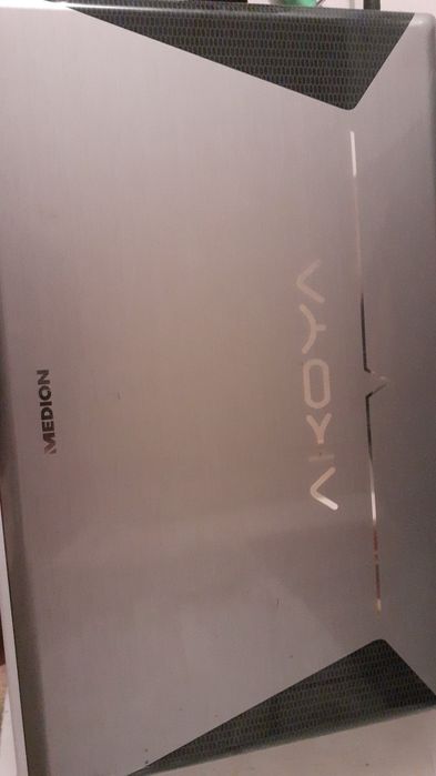 Laptopul și cu stația costă 7,500