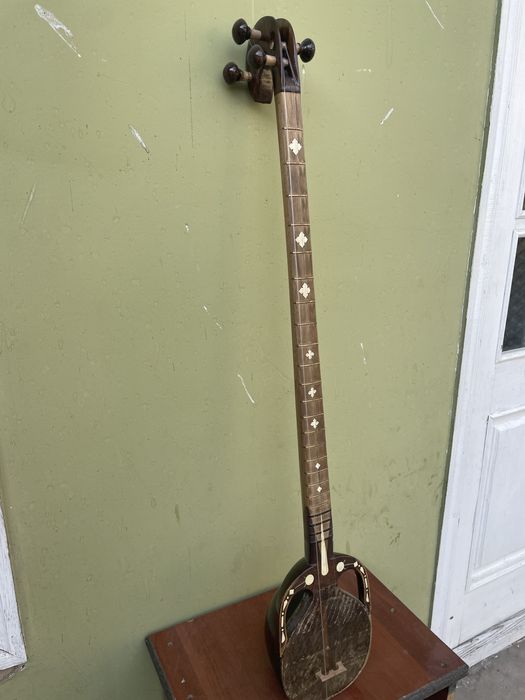 Qashqar rubobi Toshkent rubob