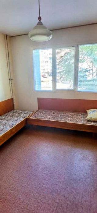 Дава се под наем Двустаен апартамент в Бургас, Меден рудник - зона А - 70 кв.м за 200 € - Снимка #2