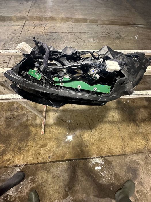 Фар ляв TESLA Model 3 - MATRIX