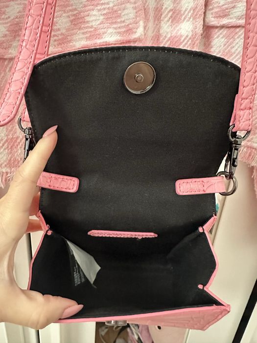 KENDALL+ KYLIE Малка чантичка през рамо с дълга дръжка в розов цвят