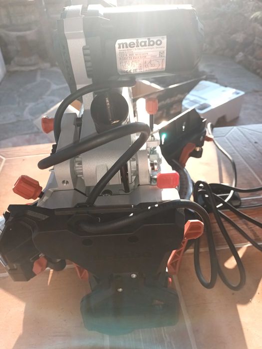 Настолен циркуляр с герунг и изтегляне Metabo KGSV 72 Xact SYM