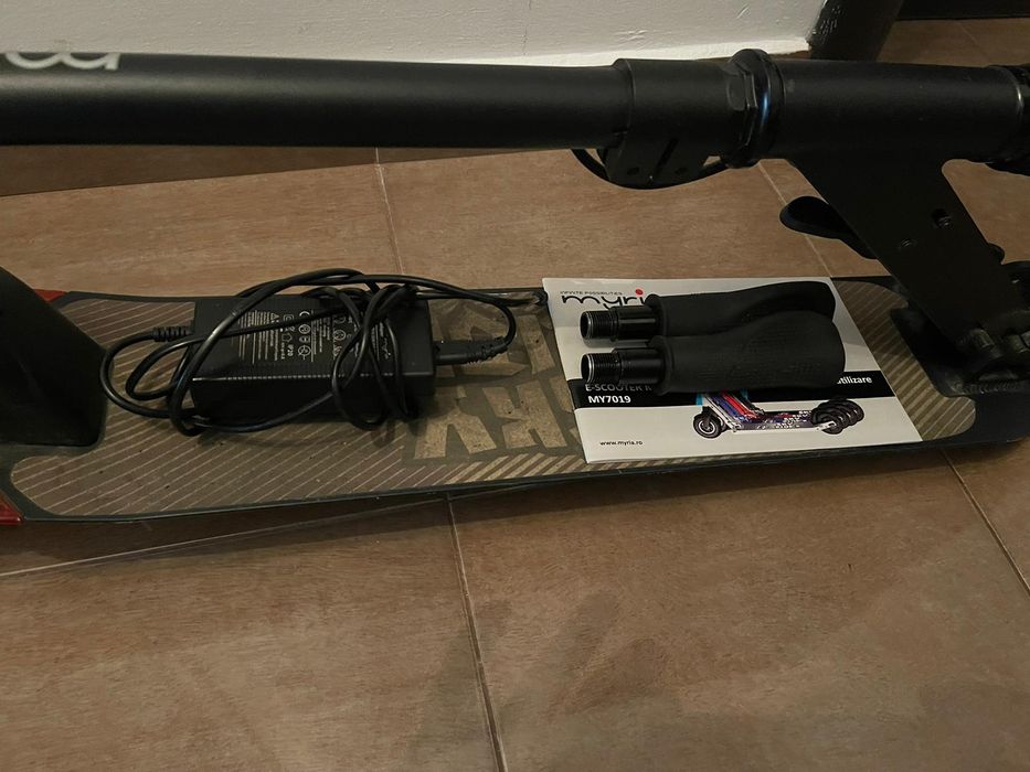 Vand Trotineta electrica functionala.