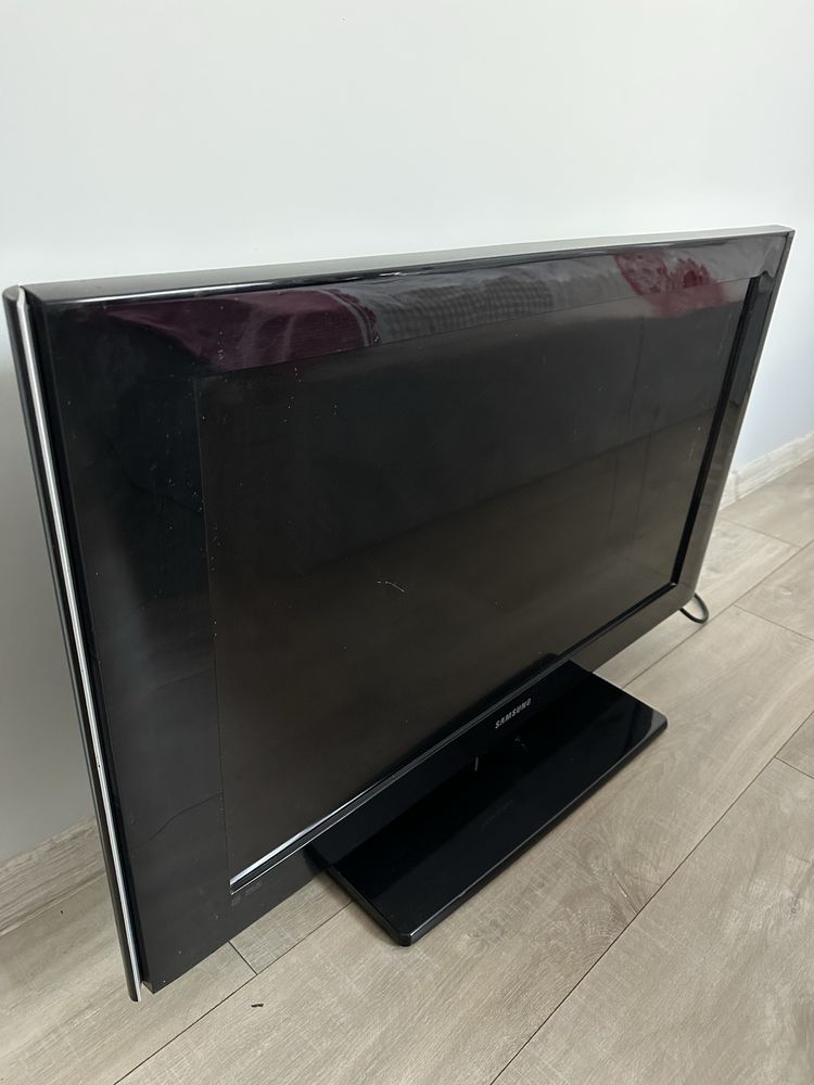 Продавам телевизор Самсунг 32”