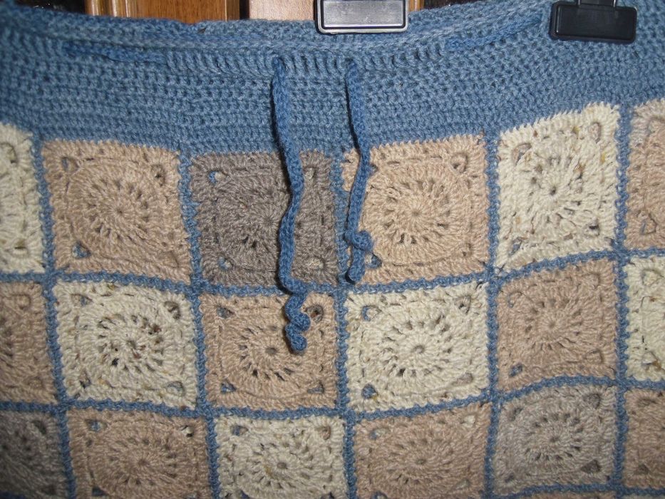 fusta tricotata de mana