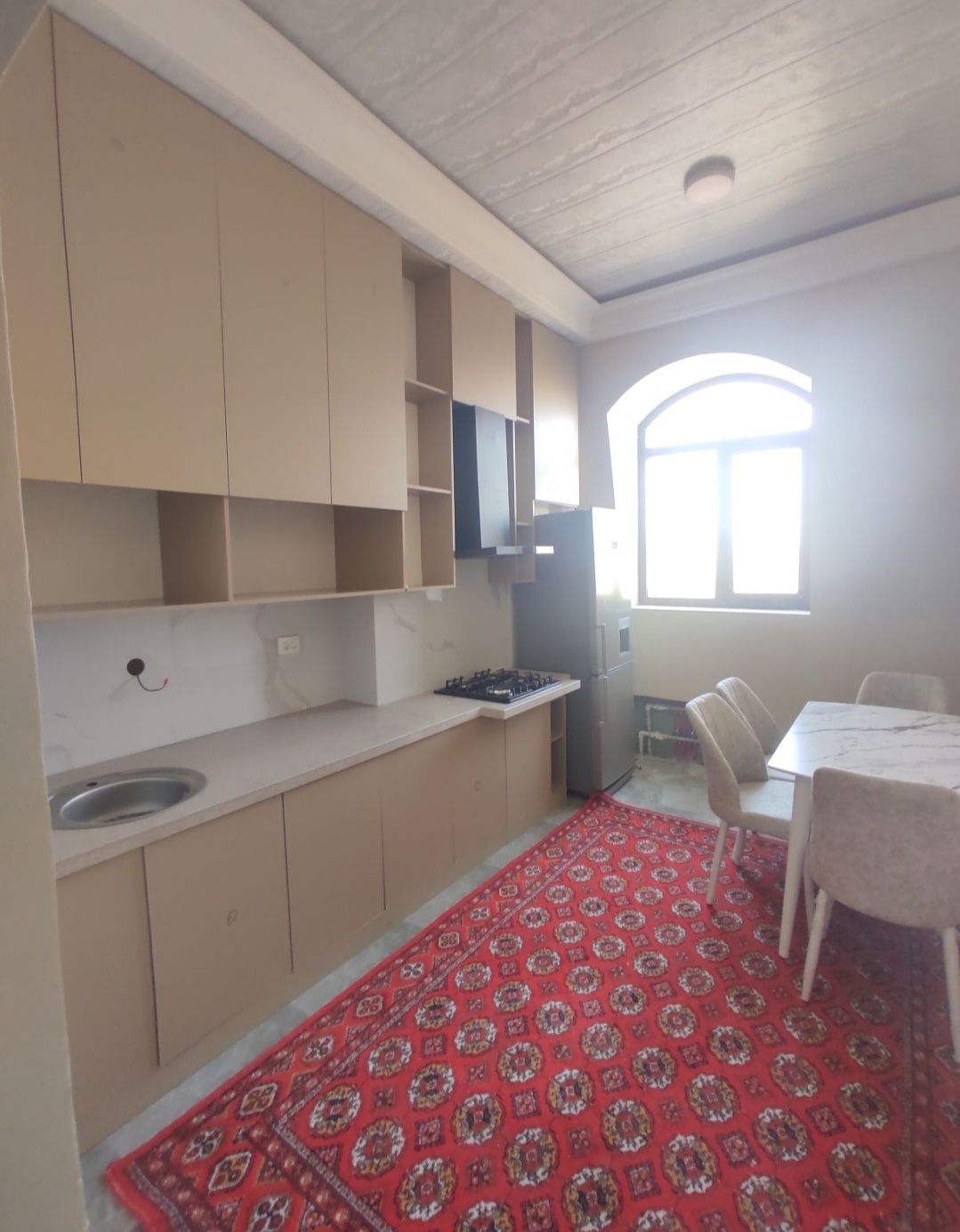Chilozorda varyat kup bu Farxadiskiy choraxada 2 xona 68 m2 narx 600$