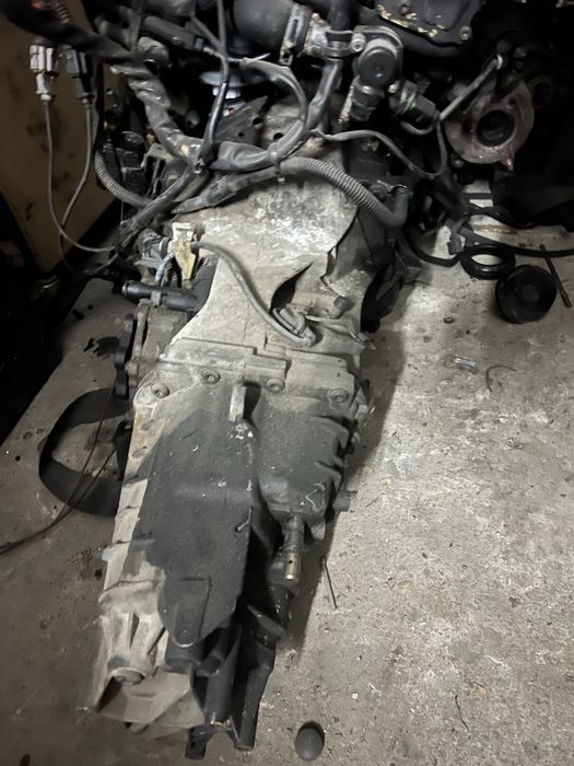 Cutie audi a 4  1.9tdi 5trepte