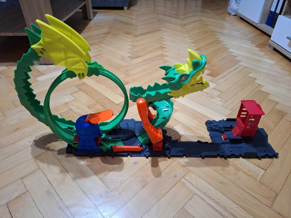 Писта Hot Wheels Dragon