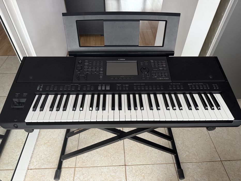 Yamaha PSR SX700