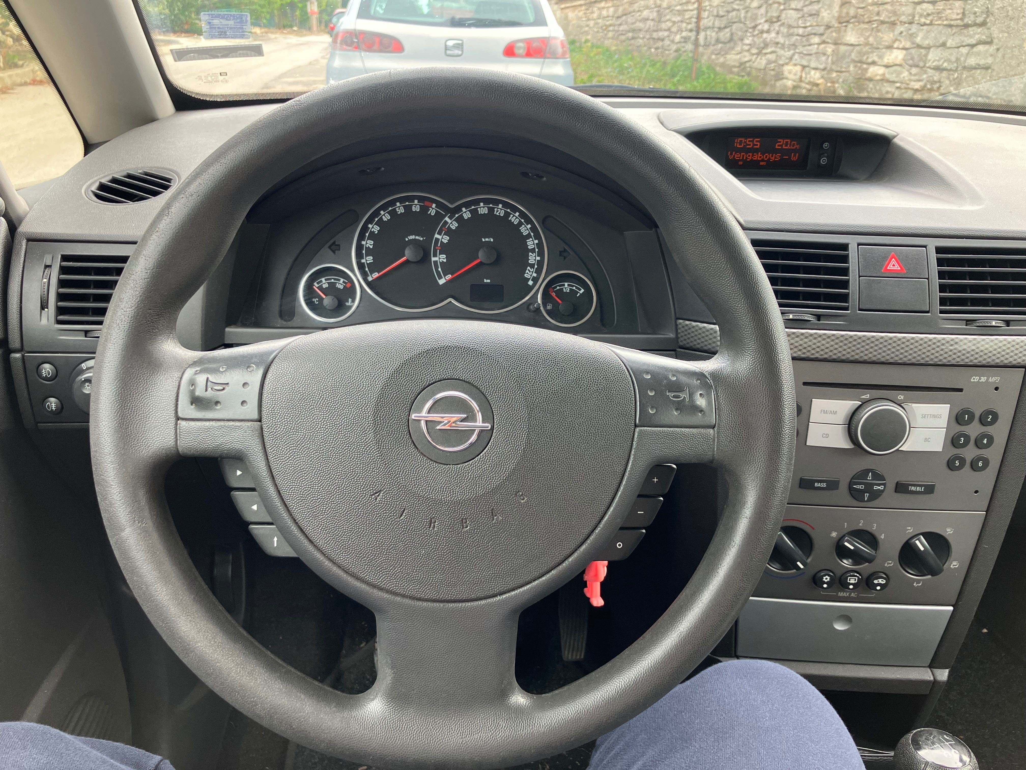 Продавам Opel Meriva 1.6