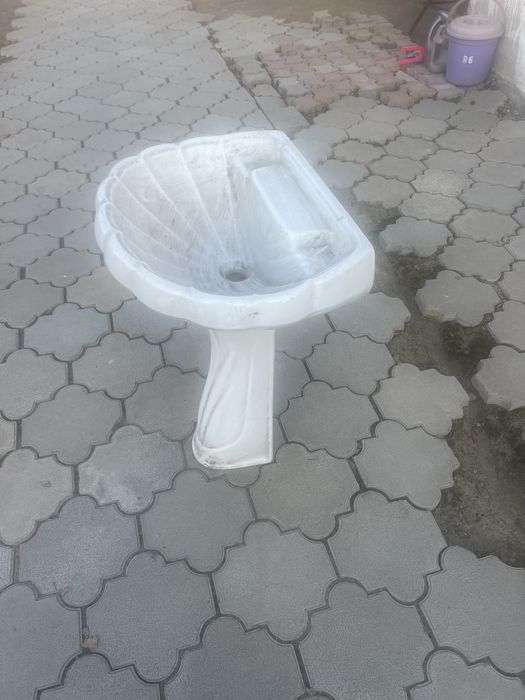 Раковину  тюльпан новая  продам