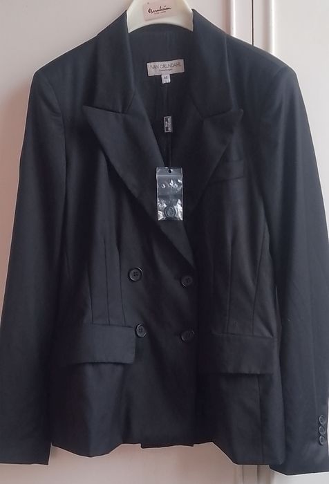 Дамско вталено сако