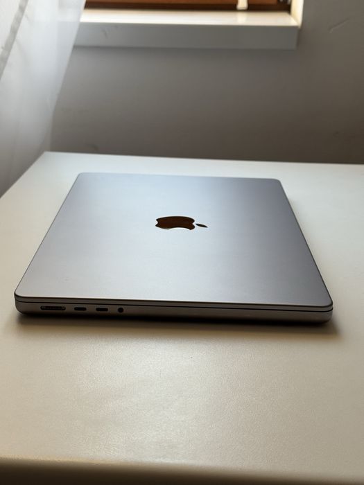 Macbook Pro 14” | M1 MAX | 64GB | 2TB