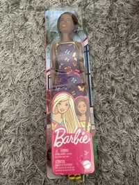 Papusa Barbie noua, sigilata