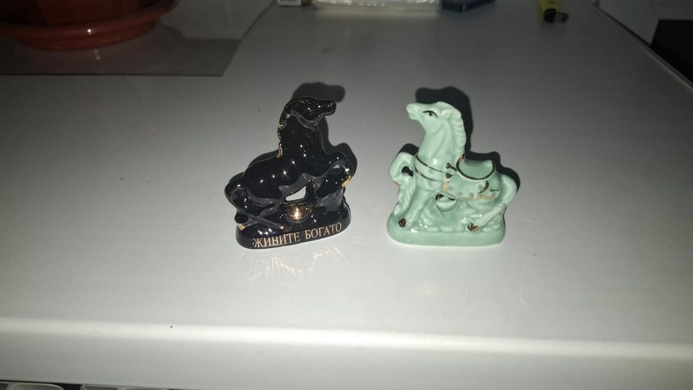 Продаются сувениры