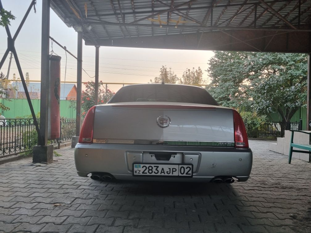 Cadillac Deville Touring Sedan