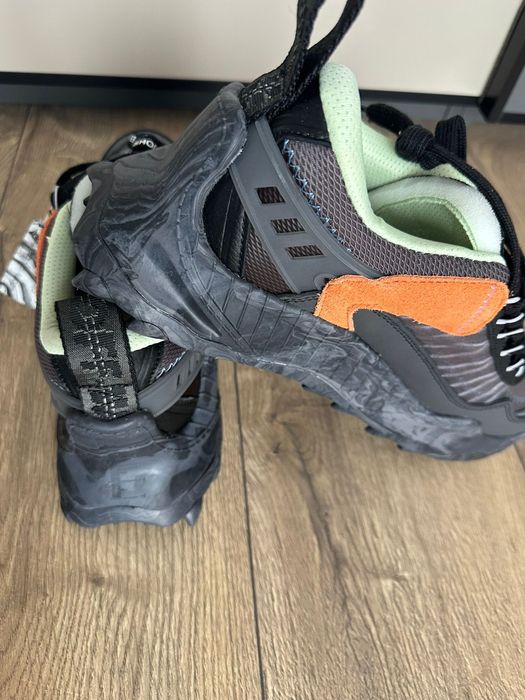 Vand Off-White Odsy 1000