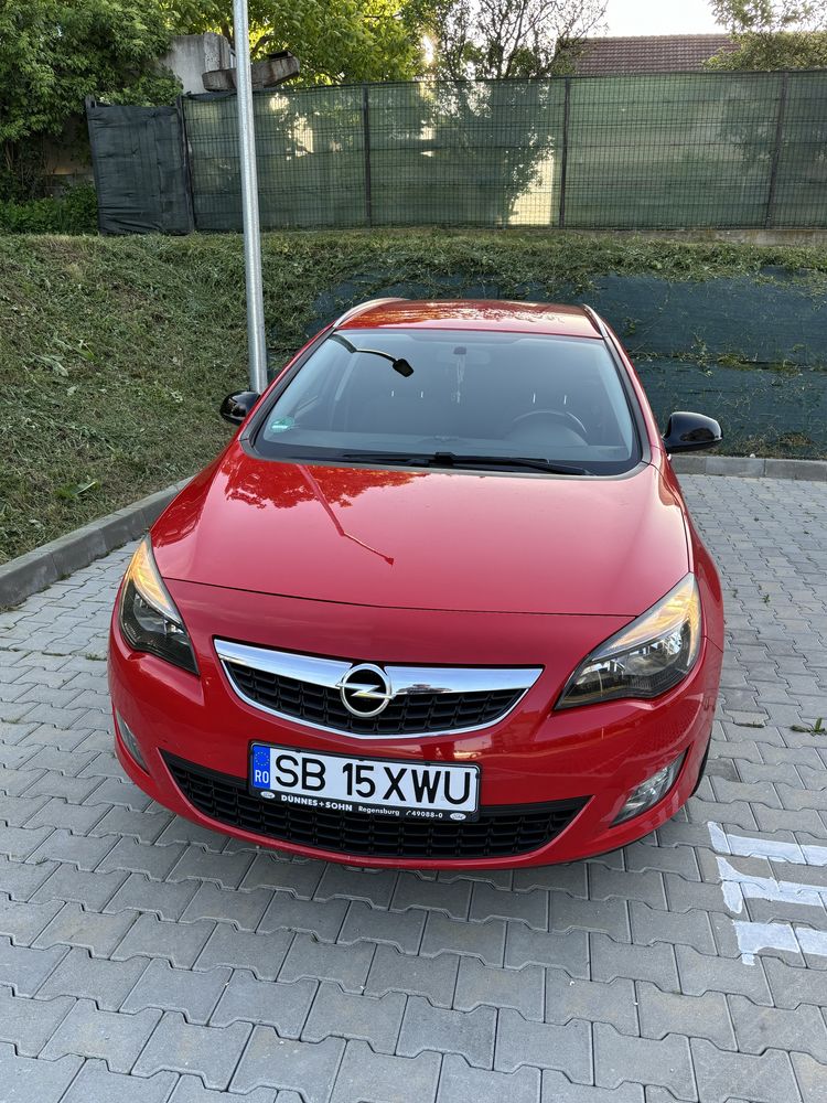 Opel Astra J 2012 benzina