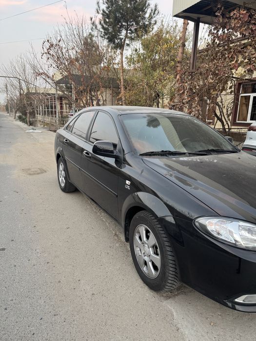 Jentra avtomat 24 salondan chiqqan