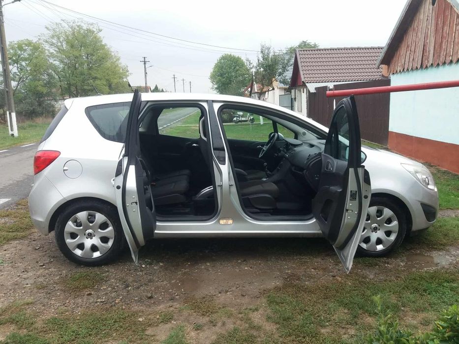 Masina Opel Meriva