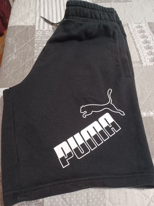 Pantaloni scurți barbati mărimea M ,Puma originali.