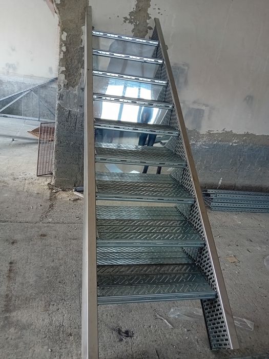 Scara metalica zincata 6m l