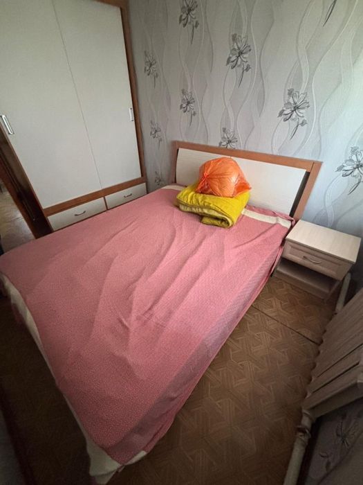 Продам спальный гарнитур