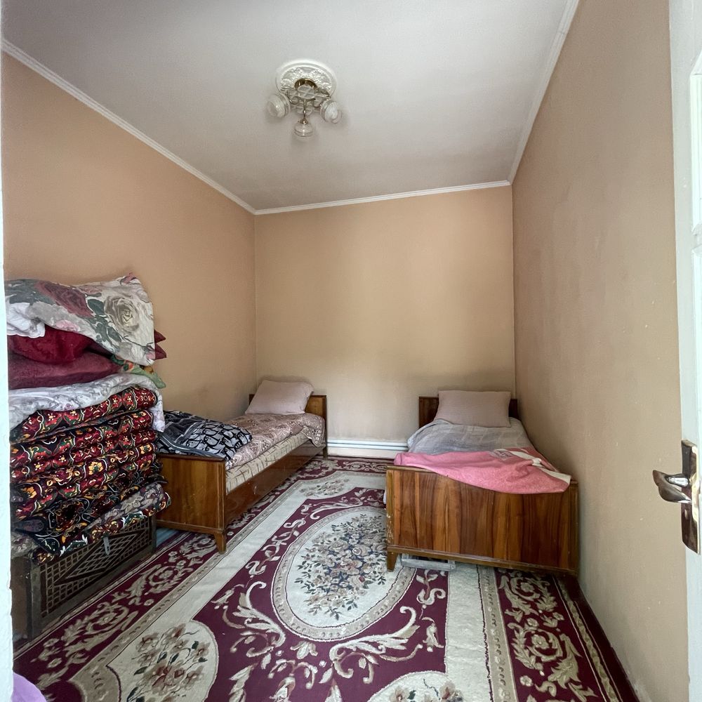 Toshkent tumani keles abduraxmon 8 sotok 10 xona
