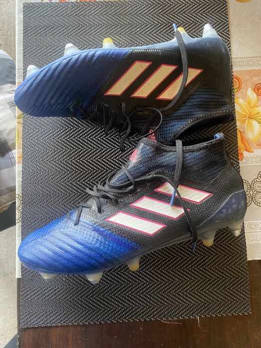 Vand ghete de fotbal Adidas