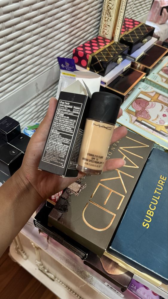 Тональный крем Mac Canada