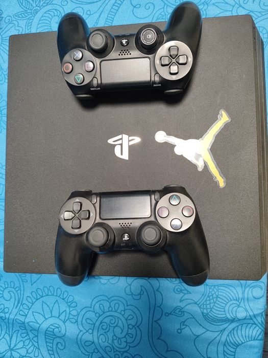 Vand ps4 pro 2 controler