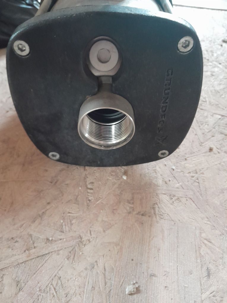 Pompă centrifugara grundfos