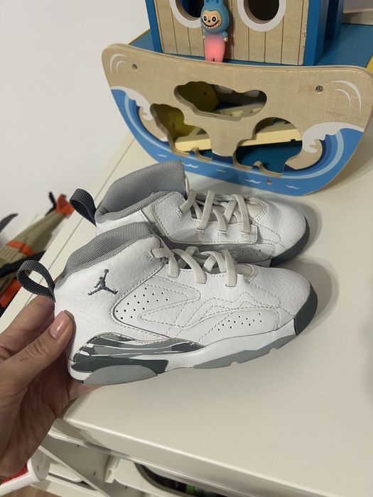 Jordan marimea 27
