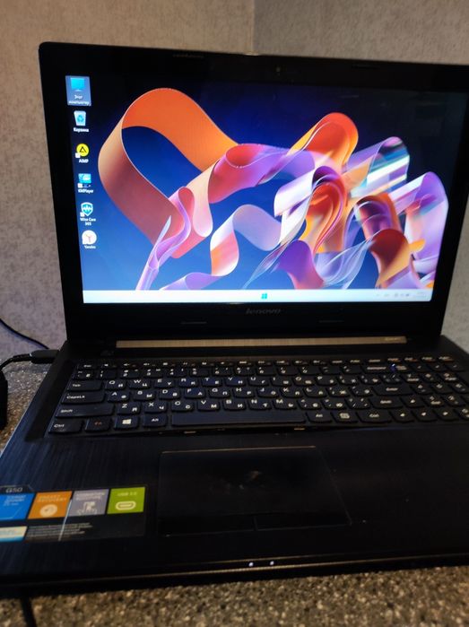 Мощный офисный ультрабук Lenovo 8 Гб ОЗУ,SSD-240гб