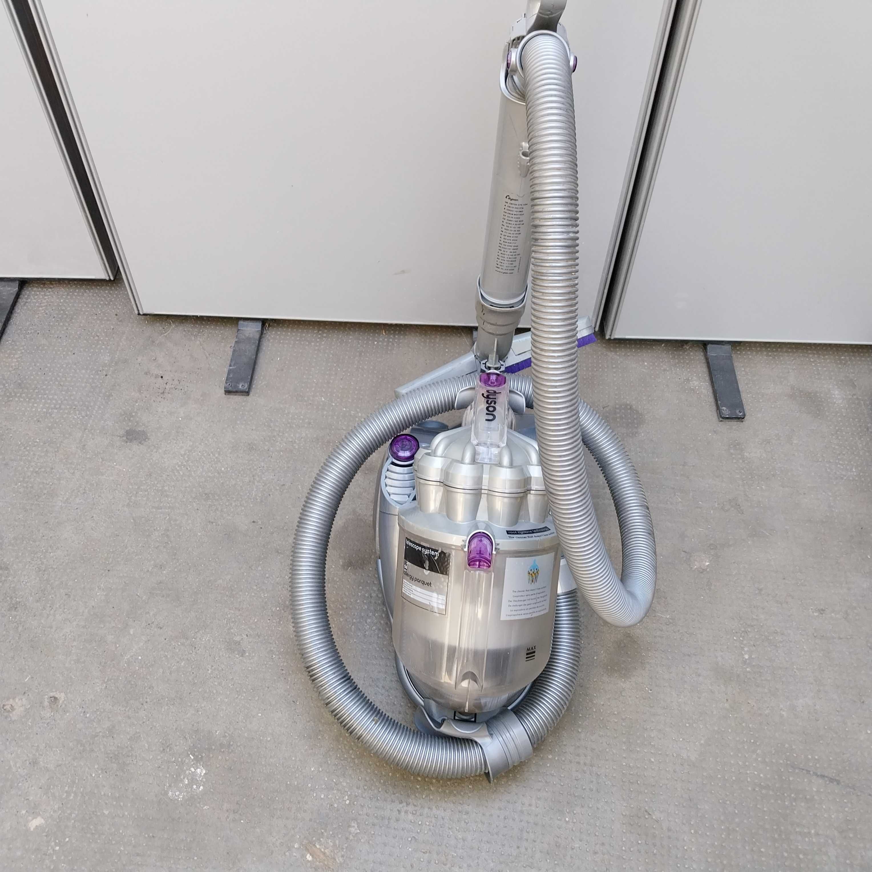 НАЙ ДОБРАТА ОФЕРТА Прахосмукачка Dyson DC08