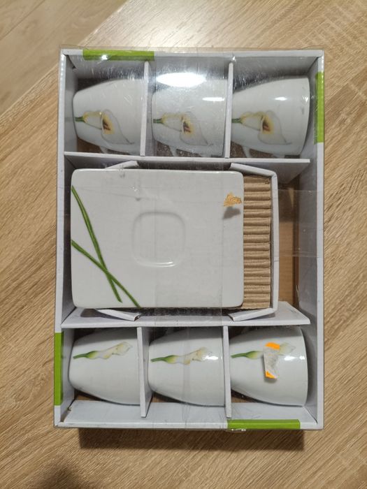 Set 6 Cești de Cafea + Farfurii