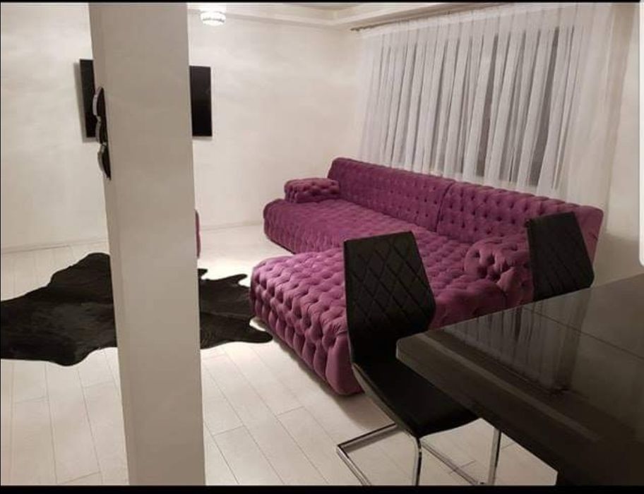 Canapea coltar model chesterfield