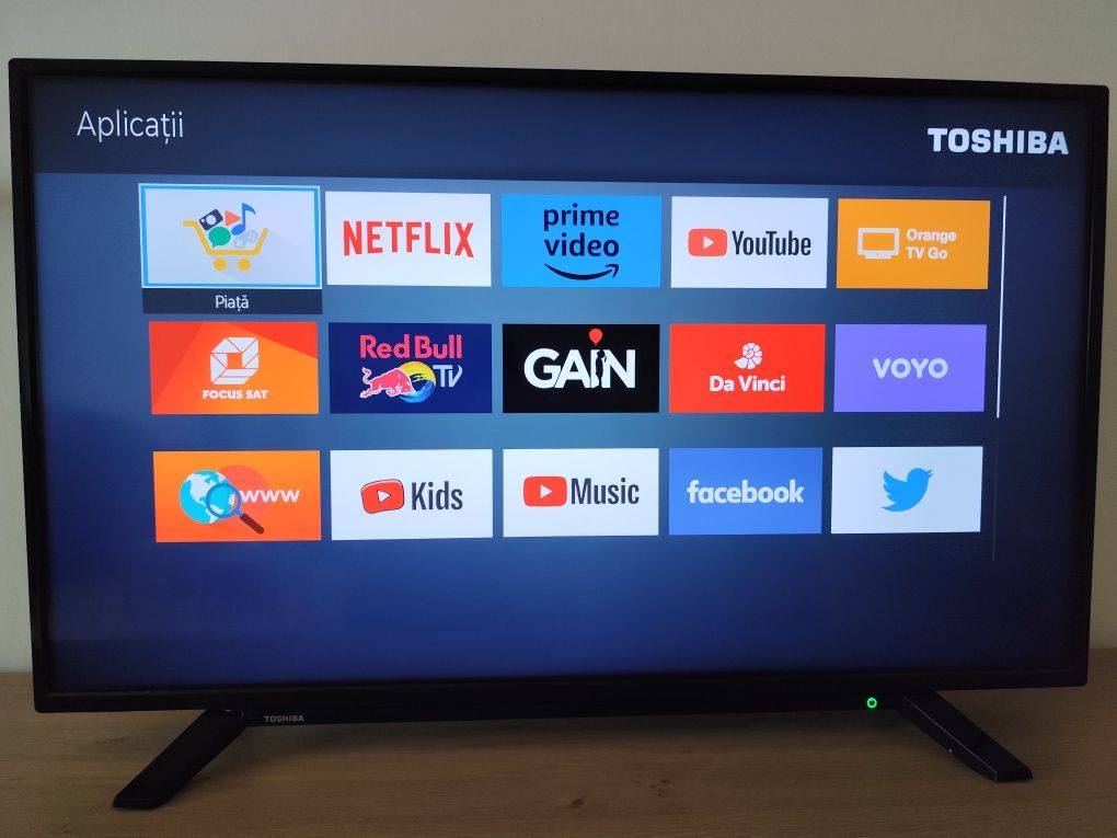 Tv smart Toshiba 108cm diagonala