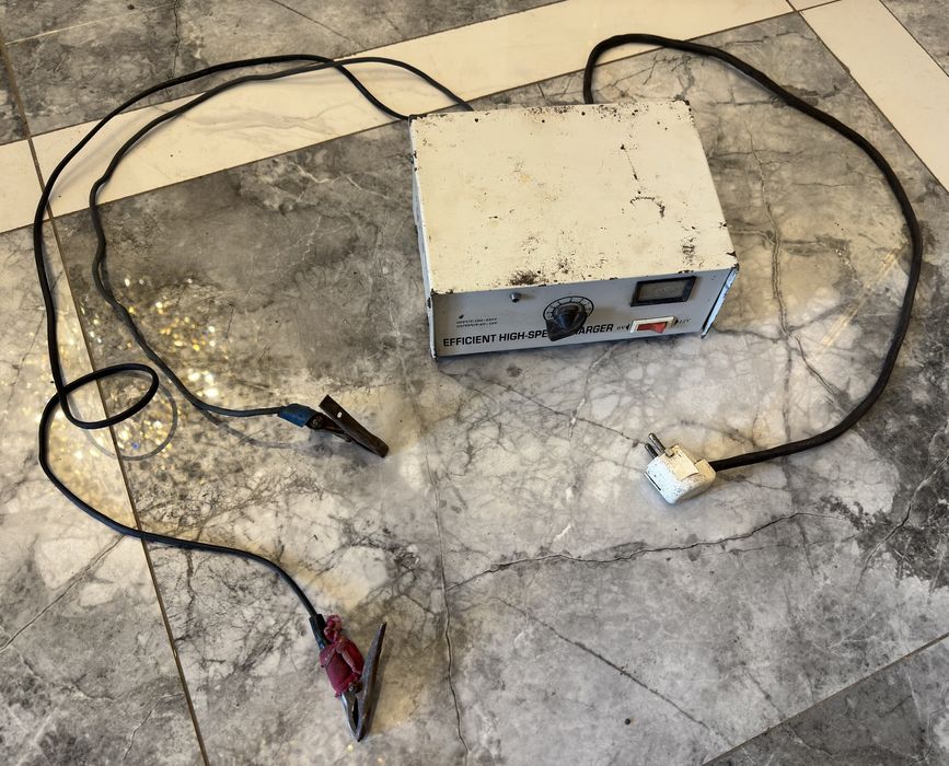 Продам зарядное устроиство для аккумулятора