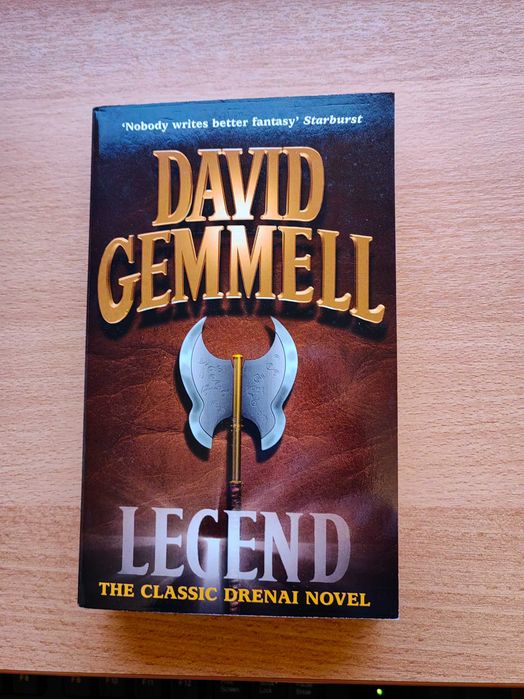 Подарявам фентъзи книги на английски език