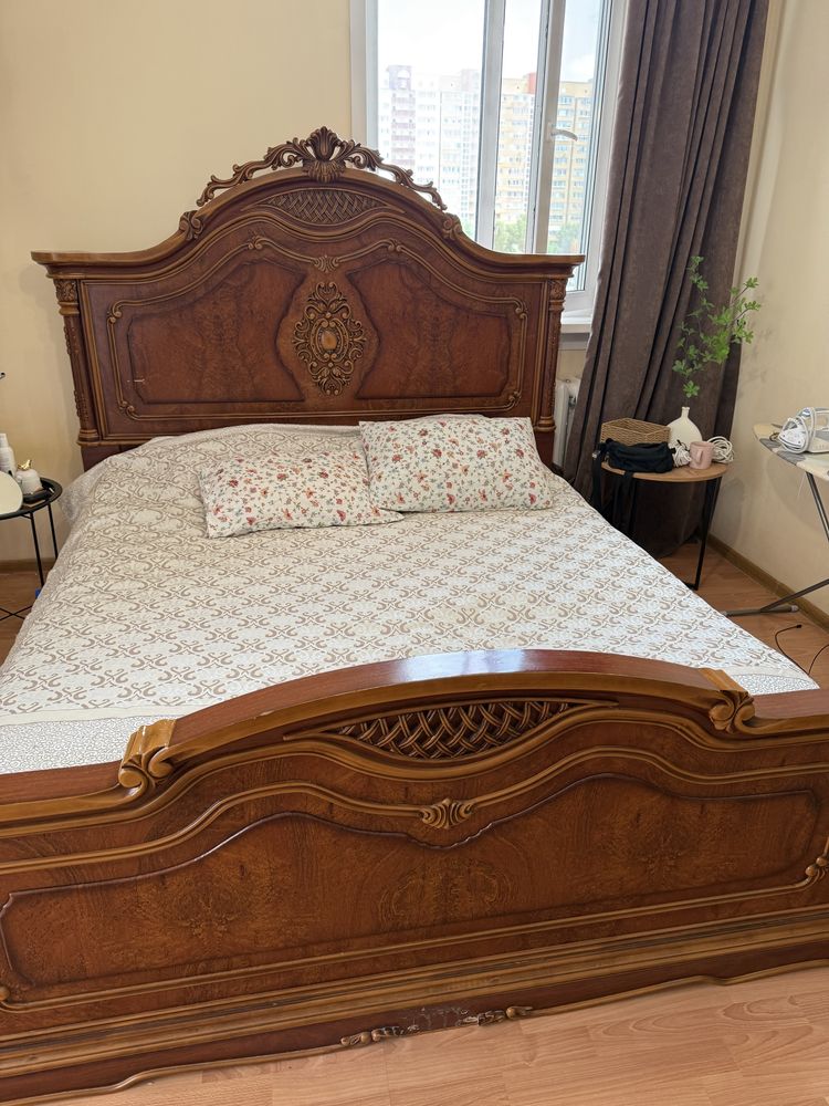 Продам кровать с матрасом