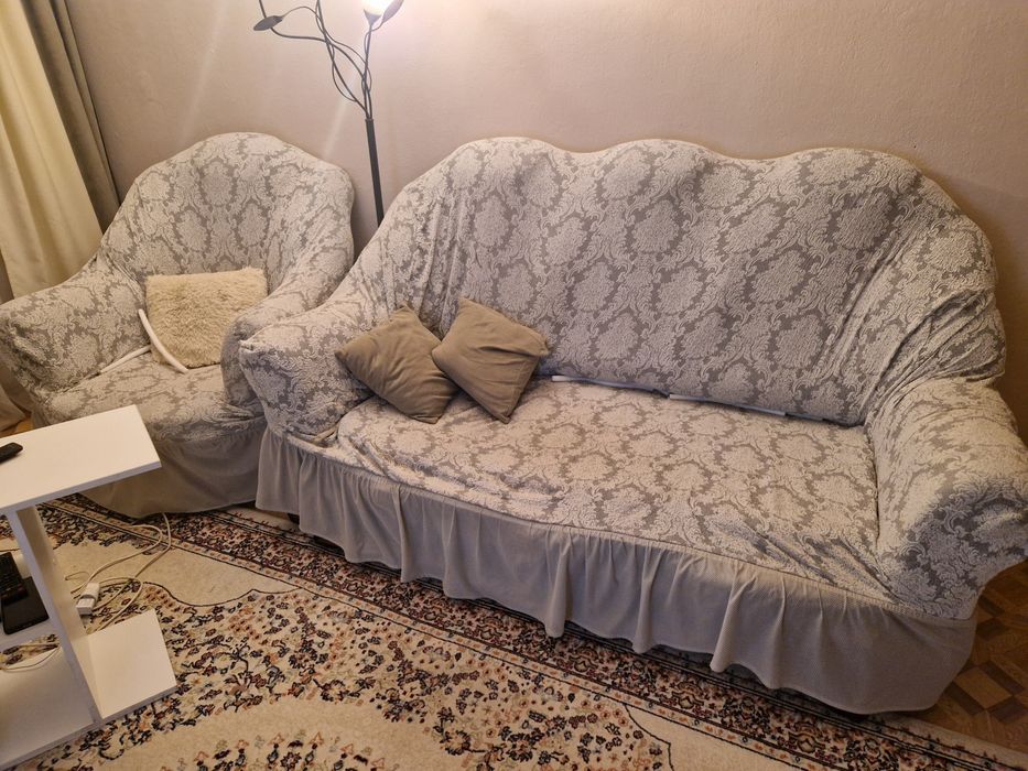 Диван + 2 кресла б/у требует ремонта