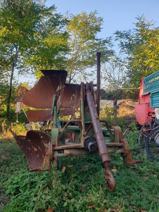 Vând plug pentru arat